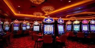 barmer 368 Sportsbook တွင် ဘောလုံး Asian Handicap Over Under odds ကြည့်ရှုနေသောကစားသူ